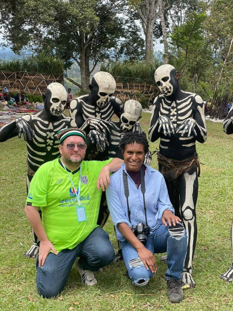 Journalist travel to papua new guinea